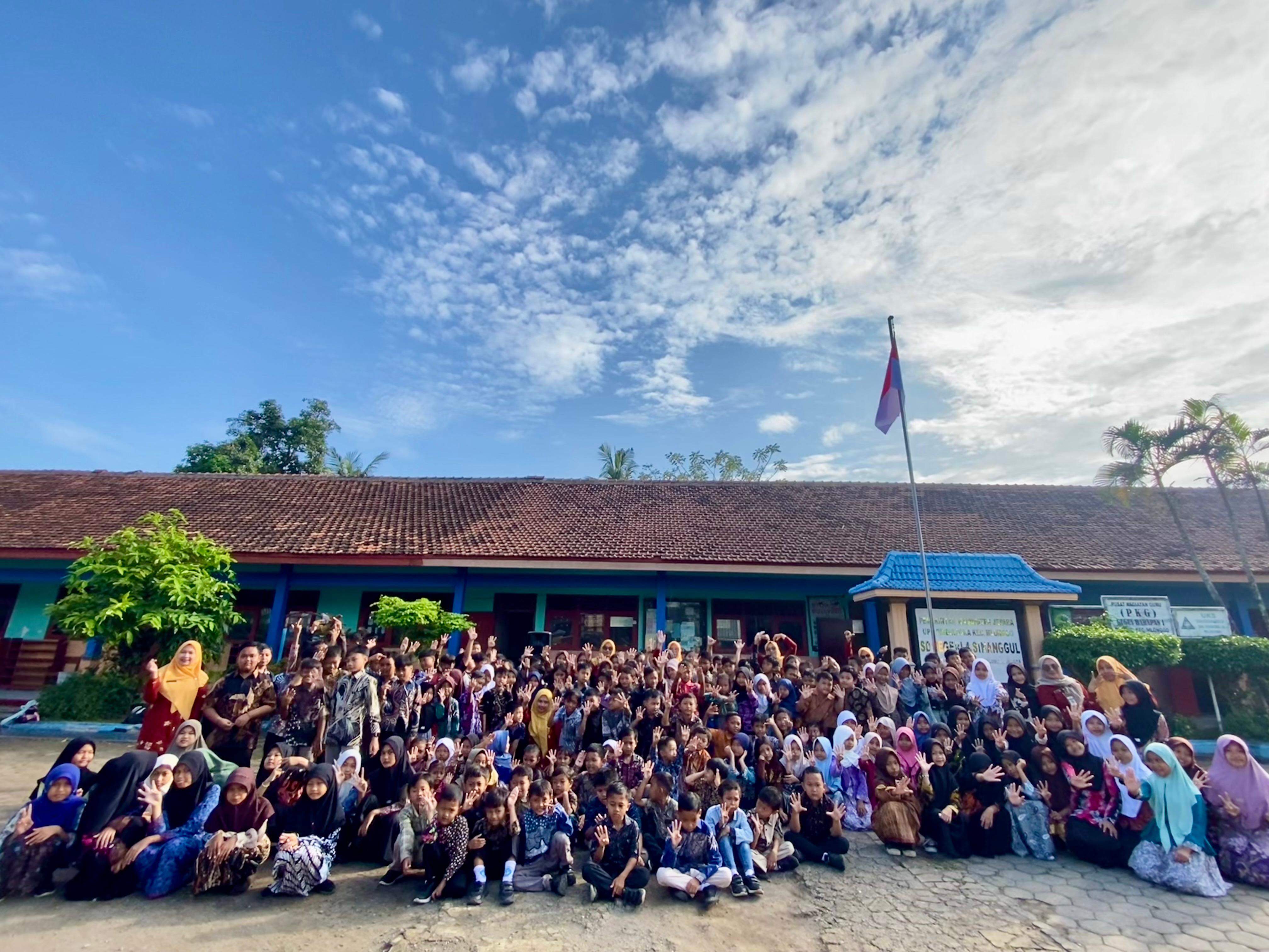 Memperingati Hari Batik Nasional